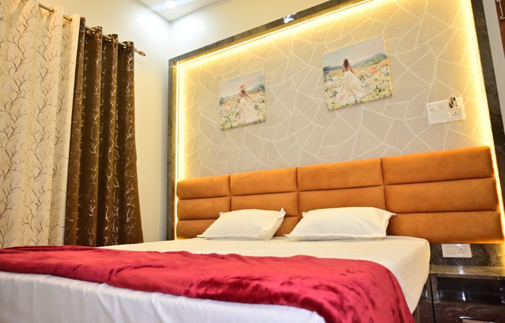 Adventure Awaits: Outdoor Activities at Hotel Amber Palace